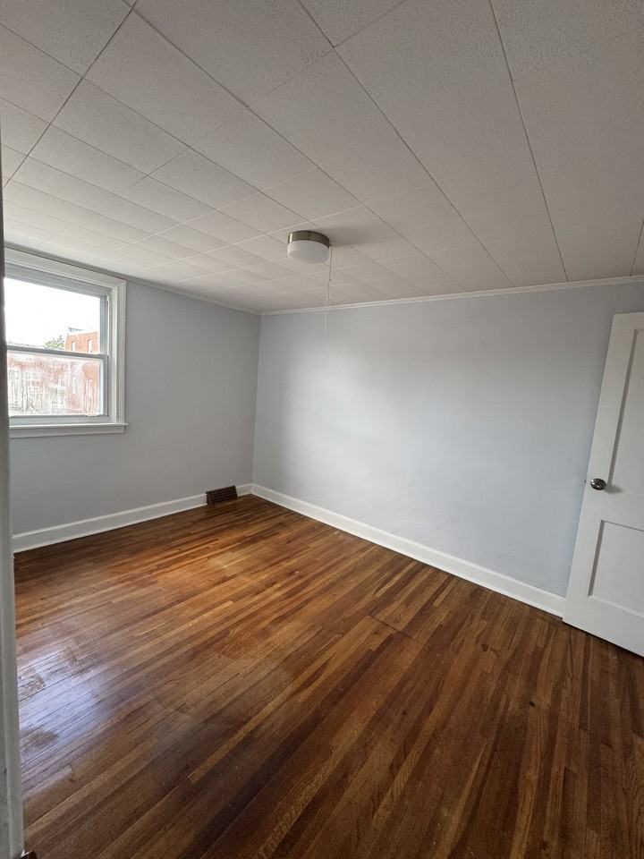 1936 Lakeview Rd #NA - Photo 6 of 10