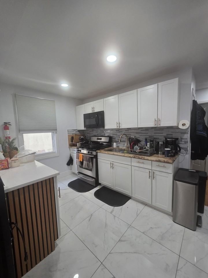 478 Fabyan Pl #1L - Photo 2 of 7