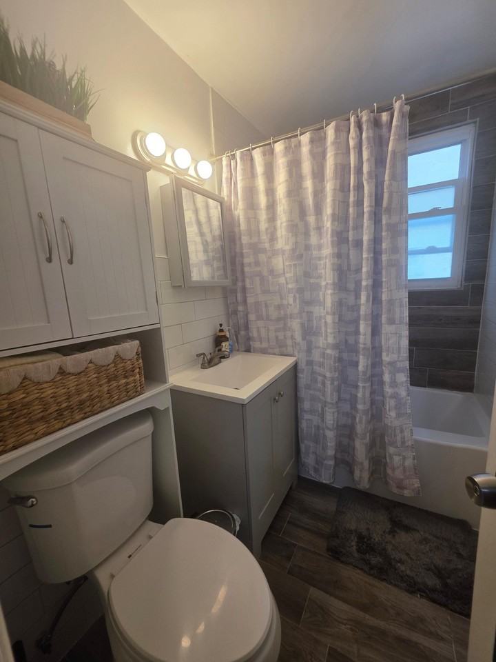 478 Fabyan Pl #1L - Photo 5 of 7