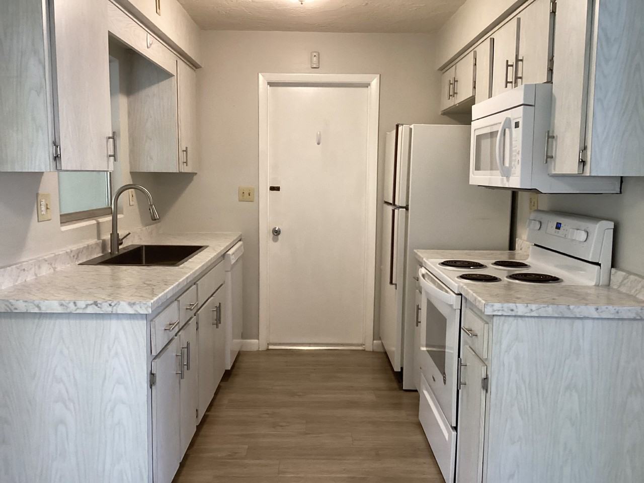 202 S Jackson St #NA - Photo 4 of 25
