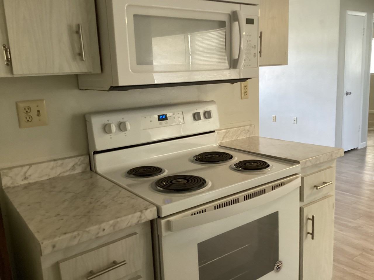 202 S Jackson St #NA - Photo 7 of 25