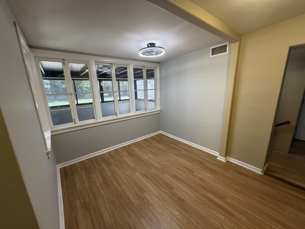 537 W Mariposa St #NA - Photo 6 of 10
