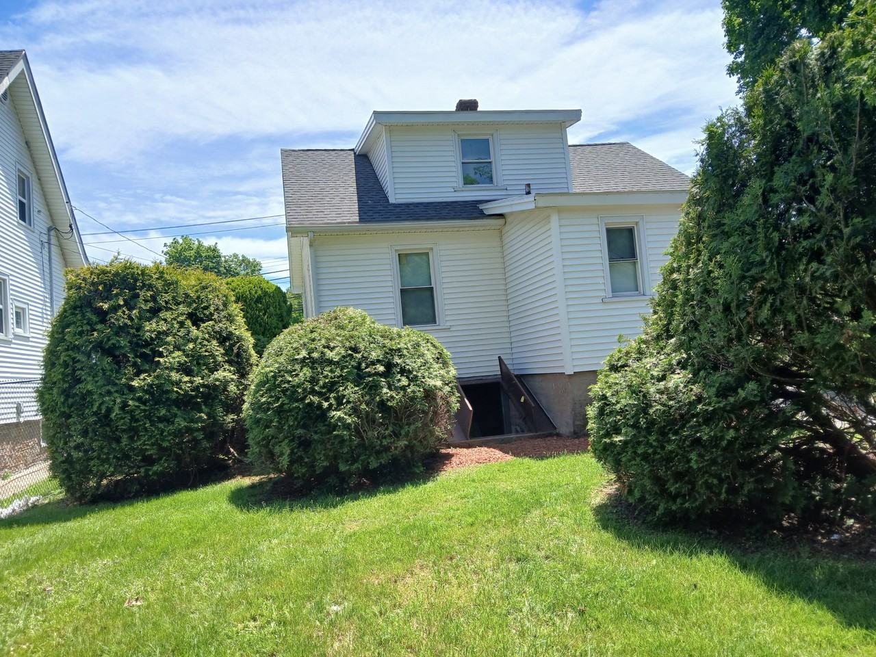 293 Foxon Rd #NA - Photo 2 of 16