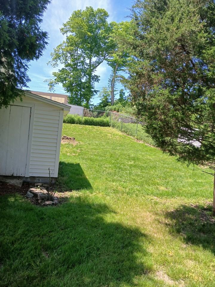 293 Foxon Rd #NA - Photo 5 of 16