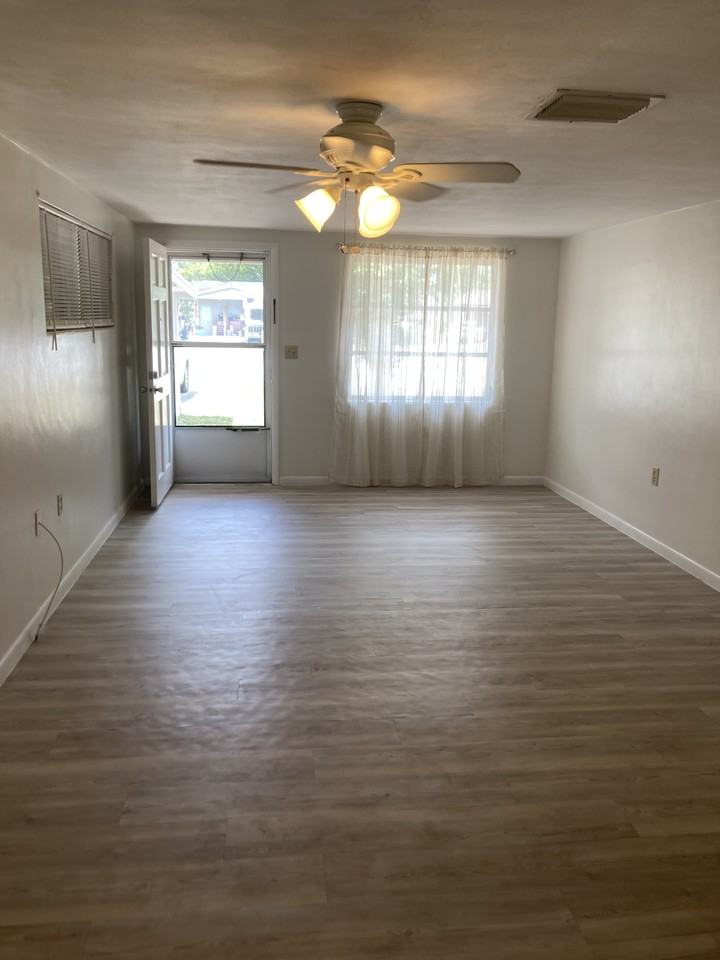 7 Donna Ct #NA - Photo 6 of 28