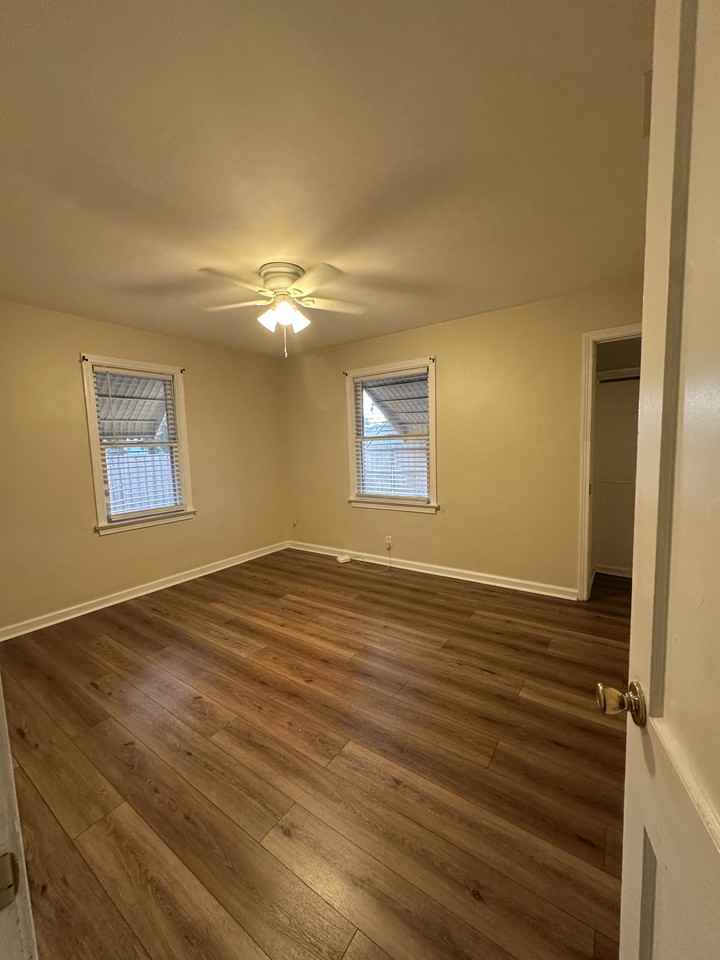 2104 N Lockwood Ridge Rd #NA - Photo 5 of 10