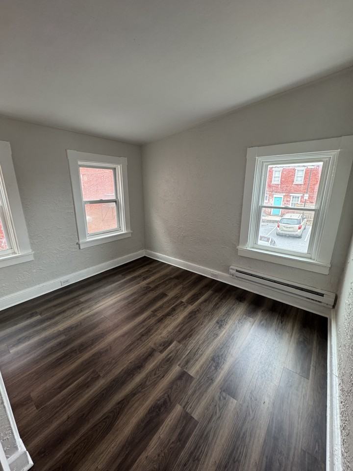 506 N Queen St #2 - Photo 4 of 7