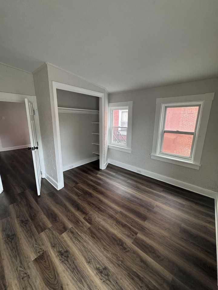 506 N Queen St #2 - Photo 7 of 7