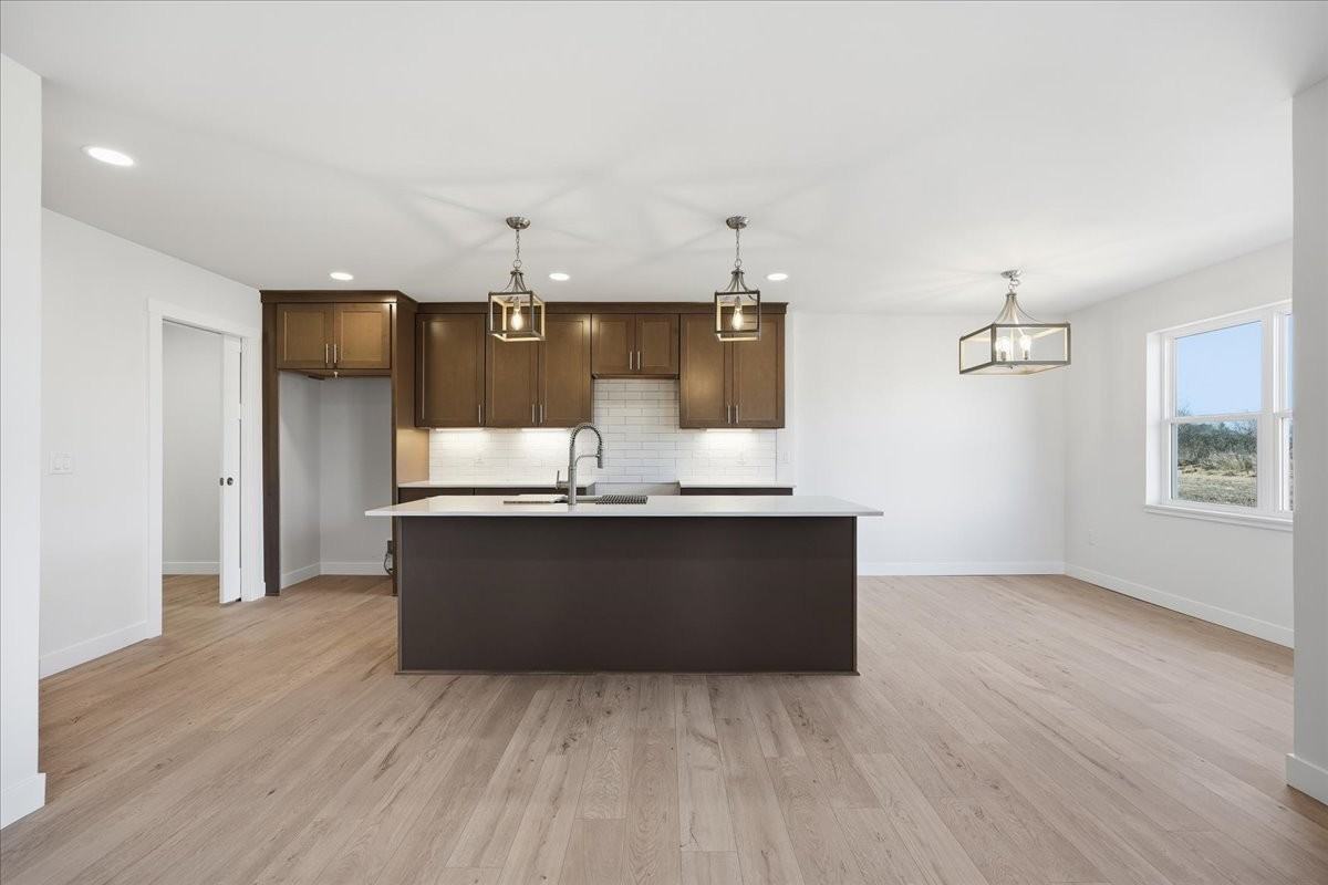 990 Bell Cir - Photo 7 of 20