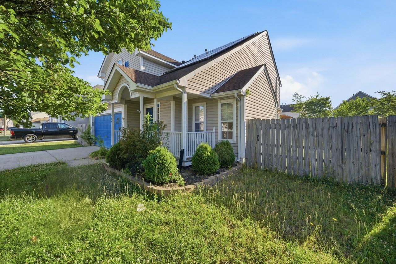 306 Gauntlet Way - Photo 3 of 36