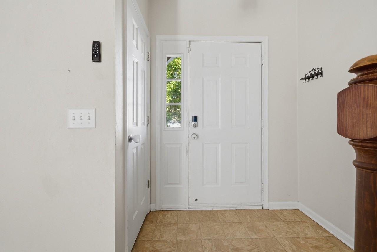 306 Gauntlet Way - Photo 5 of 36