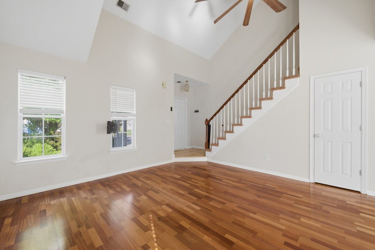 306 Gauntlet Way - Photo 7 of 36