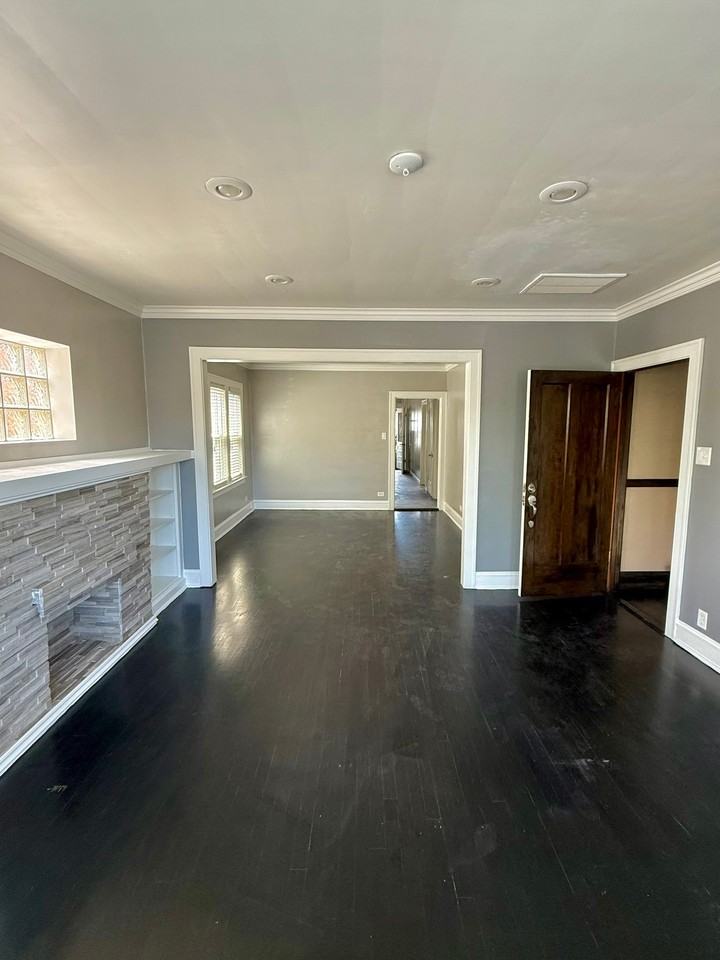 1822 Ridgeland Ave #2 - Photo 3 of 8
