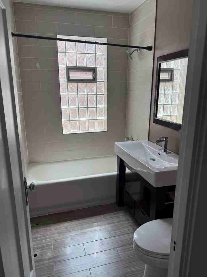 1822 Ridgeland Ave #2 - Photo 4 of 8