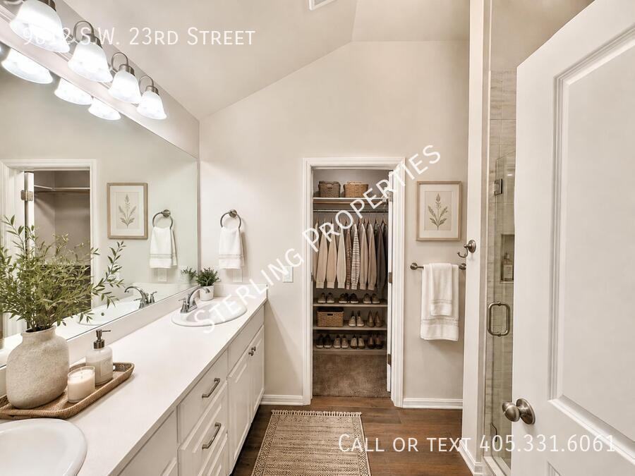 9612 Sw 23rd St - Photo 5 of 32