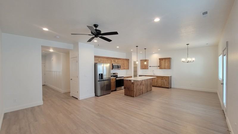 2112 W Redfox Way - Photo 3 of 12