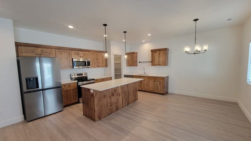 2112 W Redfox Way - Photo 4 of 12