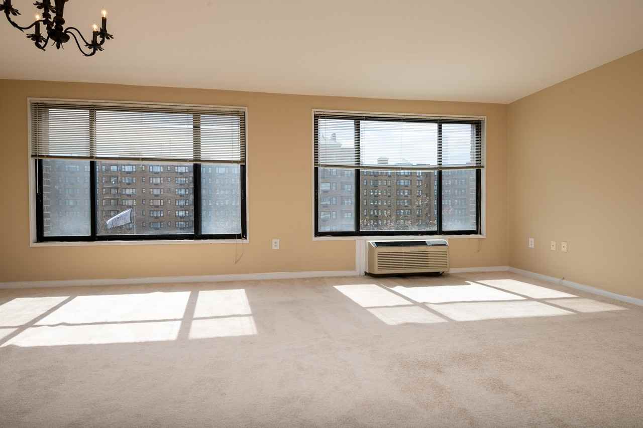 2501 Calvert St Nw #604 - Photo 2 of 18