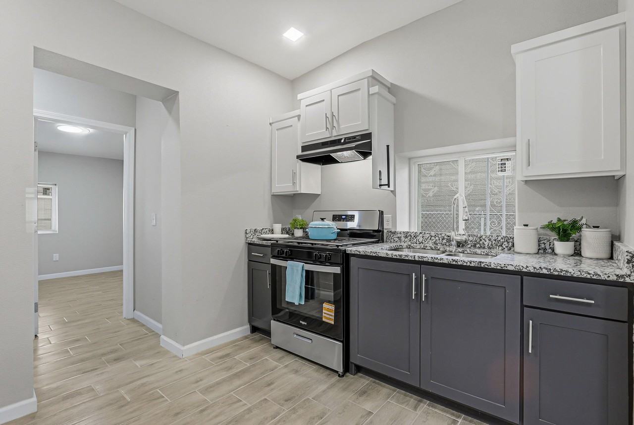9207 Santa Rosalia Ct #A - Photo 3 of 10