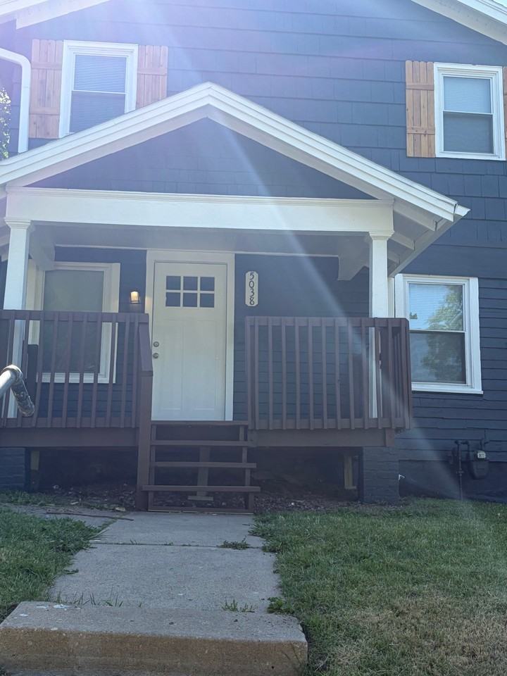 5038 S Benton Ave - Photo 2 of 19