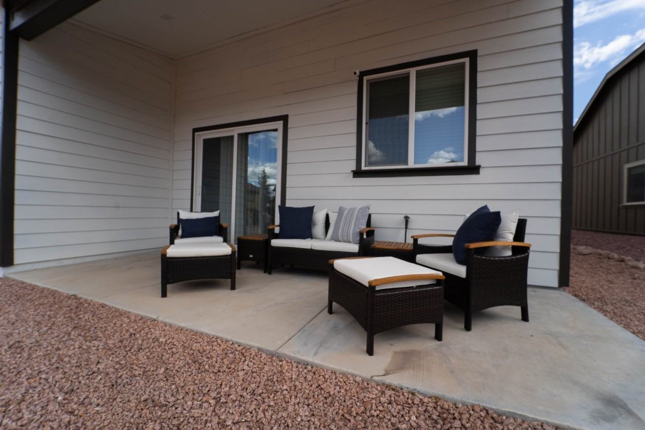 204 S Thunder Mtn - Photo 2 of 20