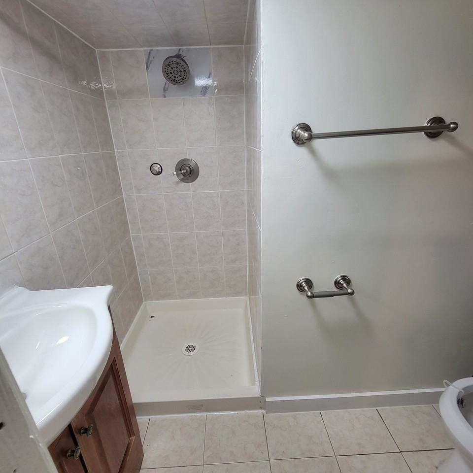 1120 Quebec St - Photo 2 of 10