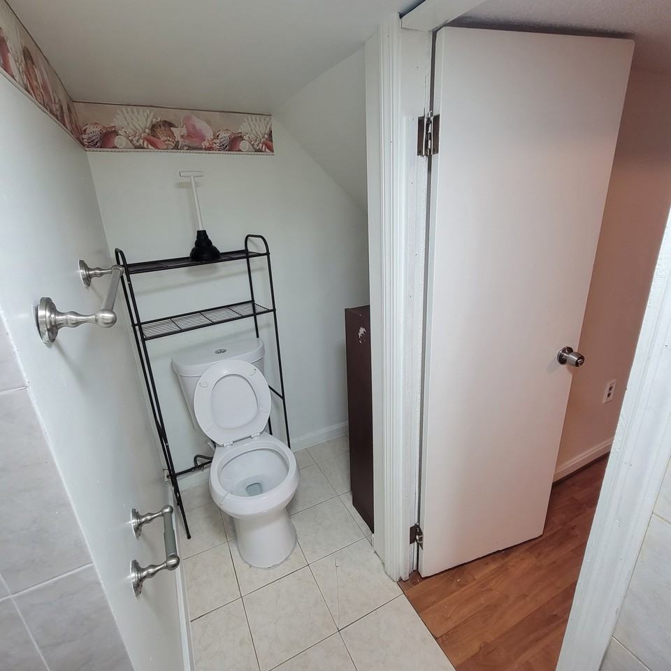 1120 Quebec St - Photo 3 of 10