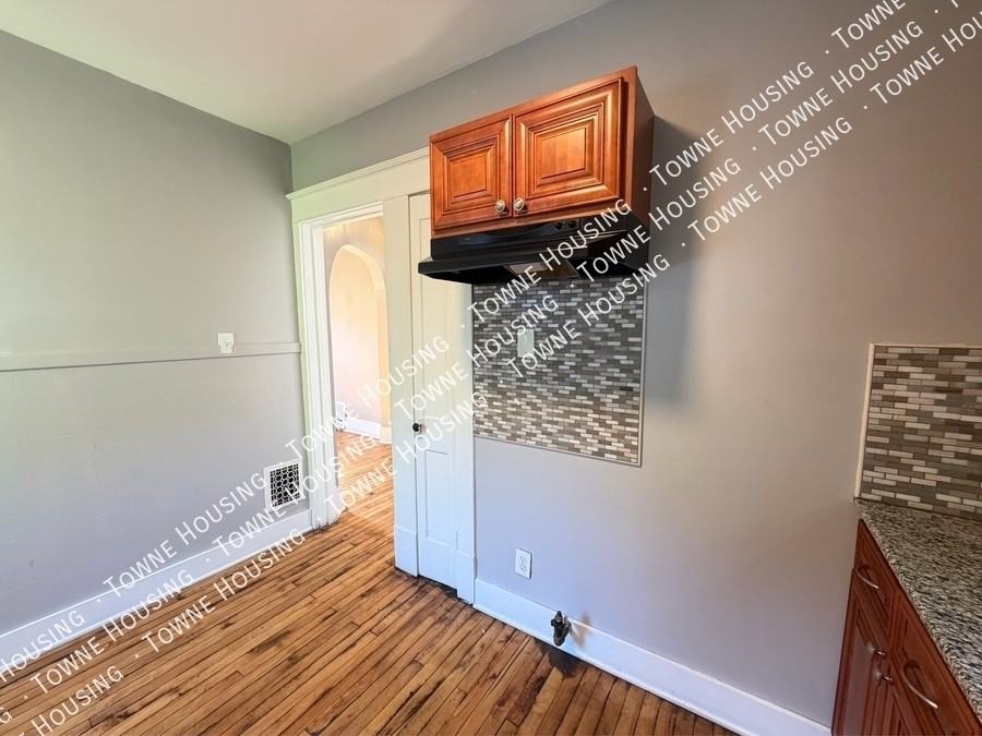 37 Holmes St - Photo 6 of 11