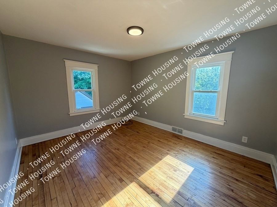 37 Holmes St - Photo 7 of 11