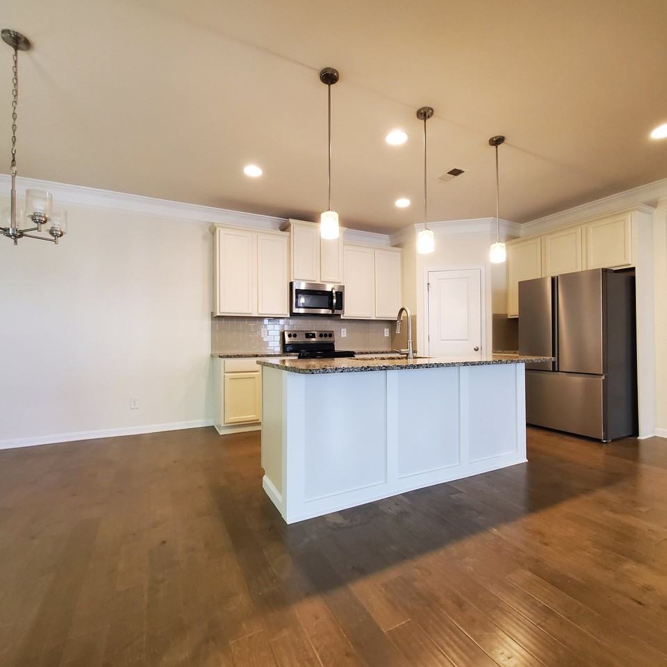 4524 Grenadine Cir - Photo 3 of 16