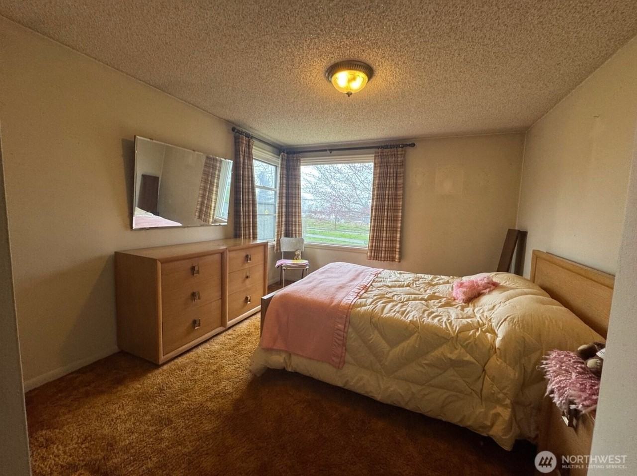 4942 Beacon Ave S - Photo 3 of 15