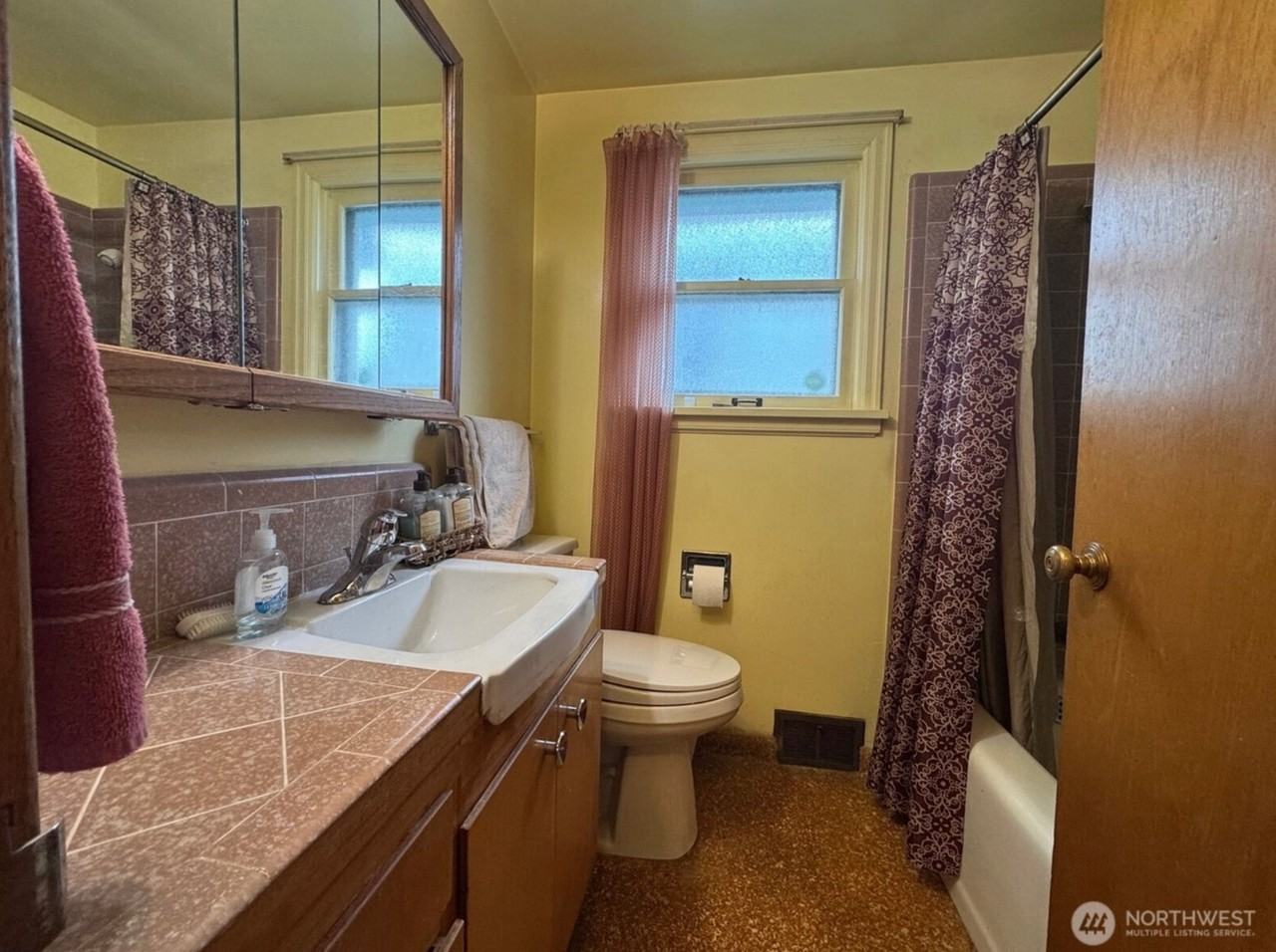 4942 Beacon Ave S - Photo 4 of 15
