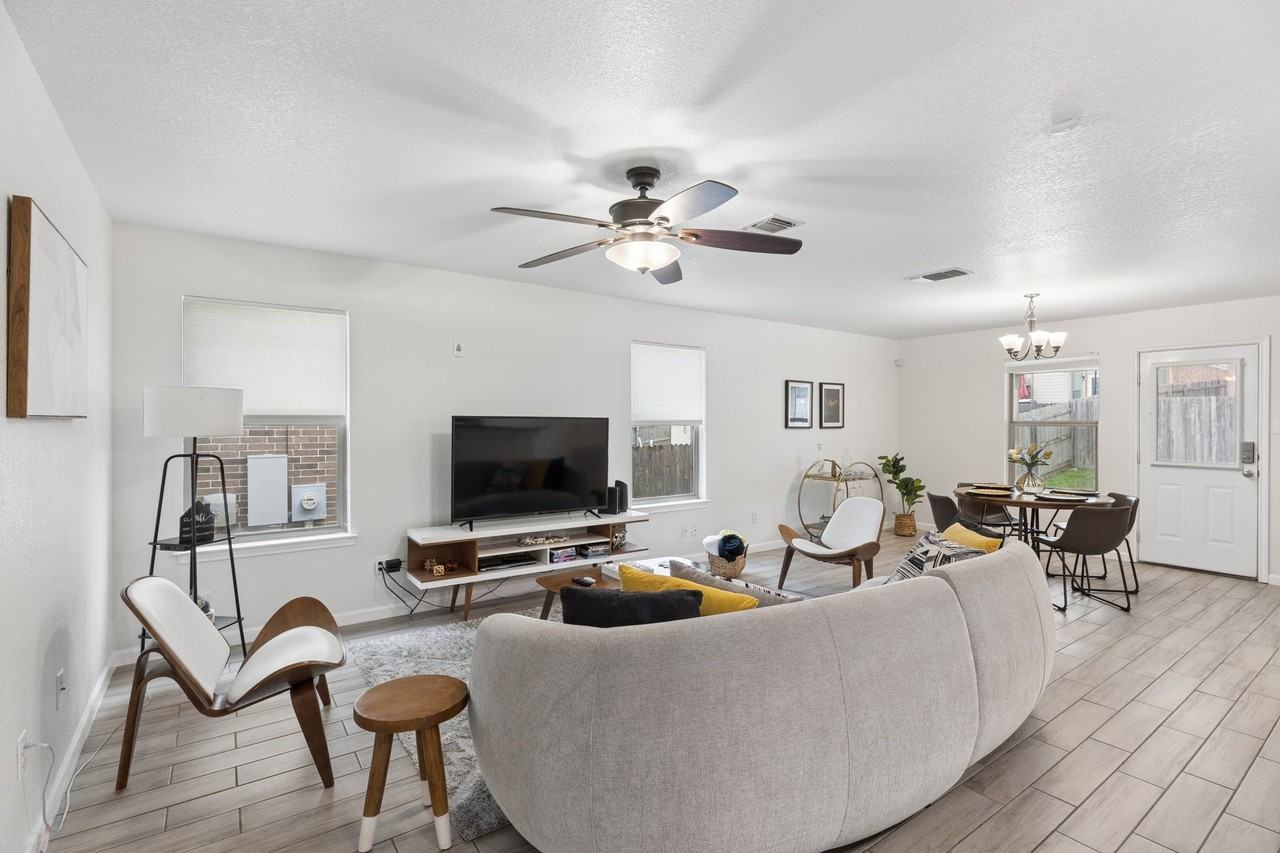 903 Spello Cir - Photo 3 of 20