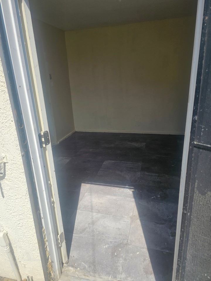 9726 Zamora Ave - Photo 3 of 6