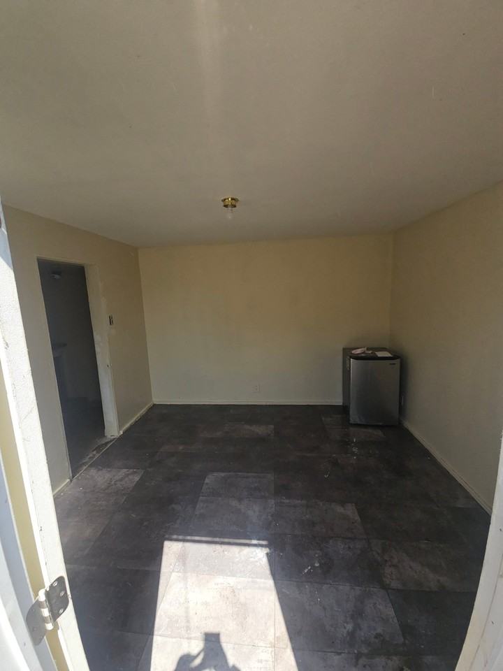 9726 Zamora Ave - Photo 5 of 6