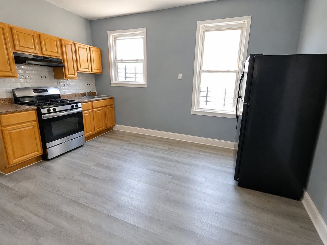 313 S 19th St #2 - Photo 6 of 8