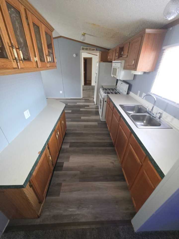 905 W 37th Ave #6 - Photo 3 of 13