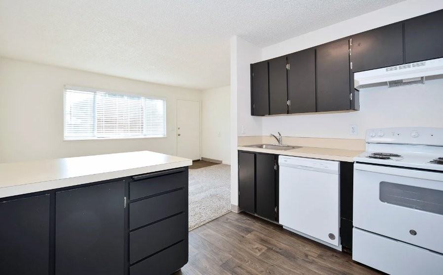 3027 Se 20th Ave #3027 - Photo 3 of 10
