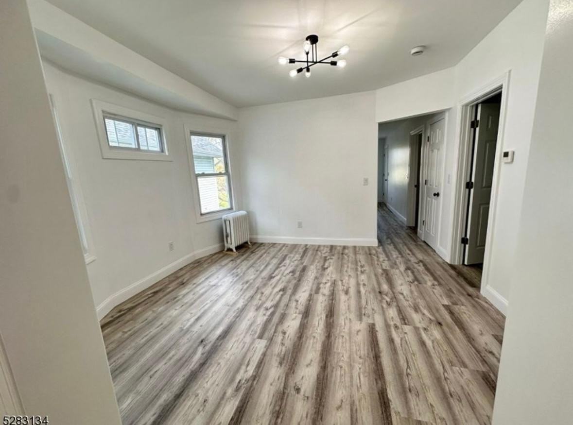 10 Home Pl - Photo 6 of 11