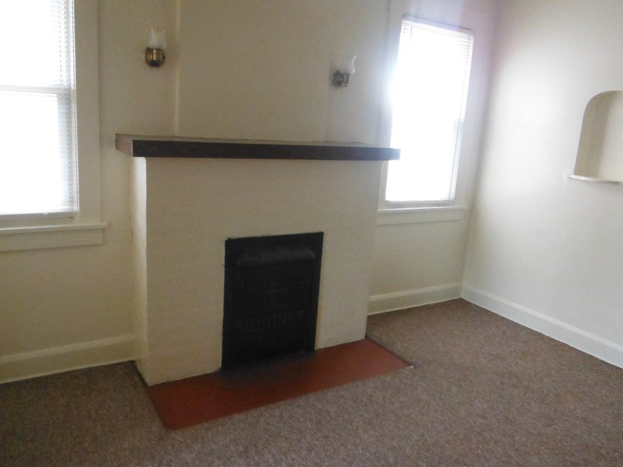 1005 Broad Ave Nw #201 - Photo 4 of 14