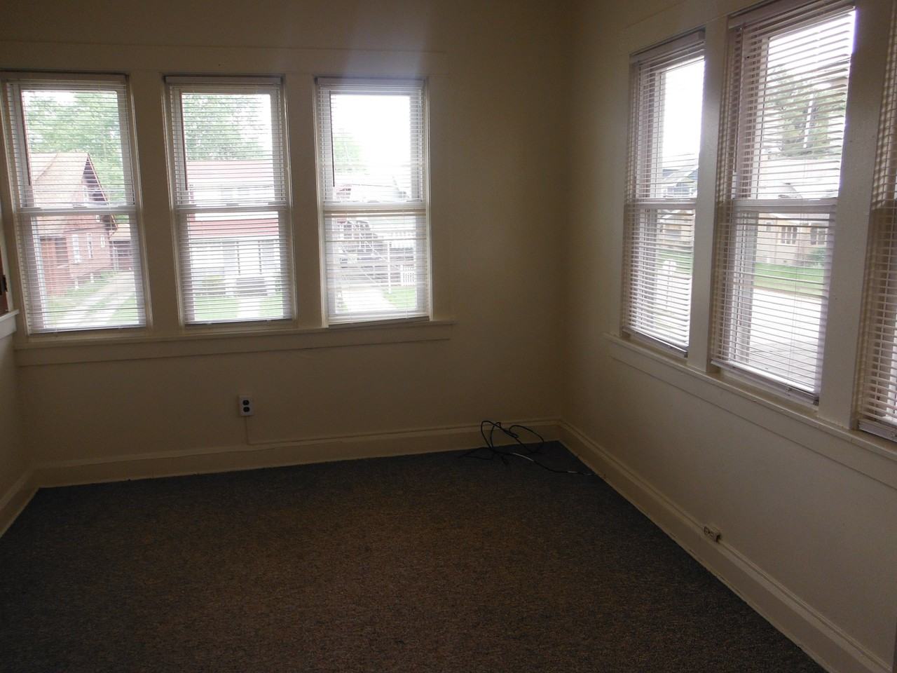 1005 Broad Ave Nw #201 - Photo 5 of 14