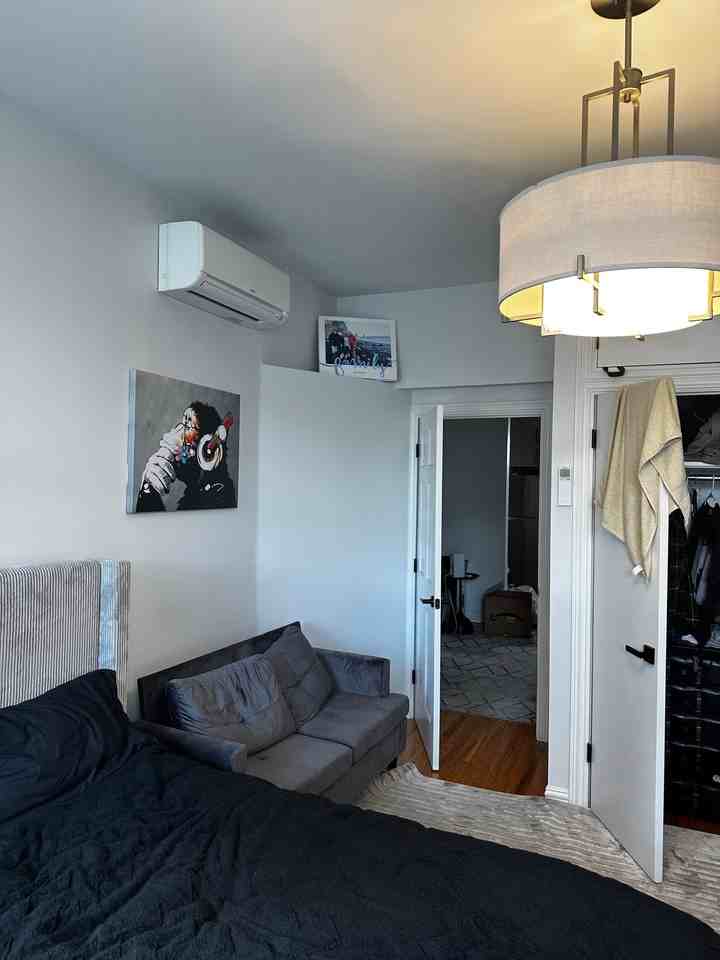 710 Leonard St - Photo 3 of 6
