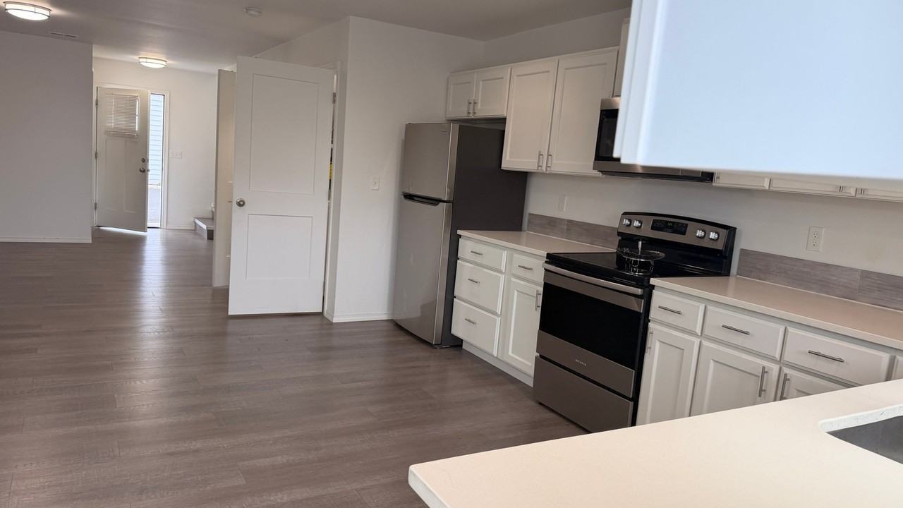 2637 W Marina Dr #6 - Photo 2 of 17