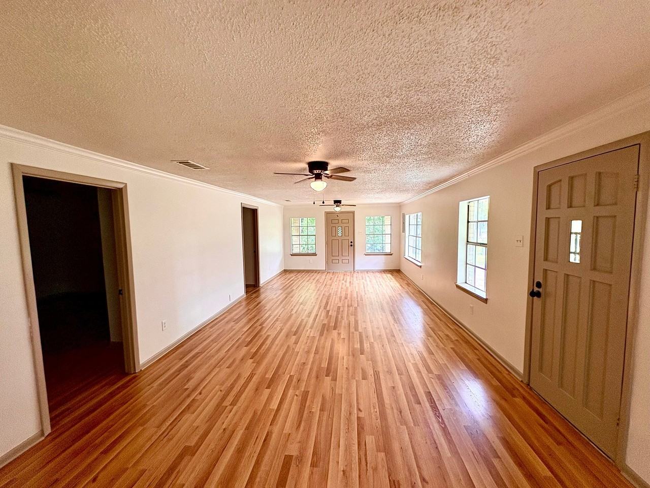 861 Welworth St - Photo 4 of 15