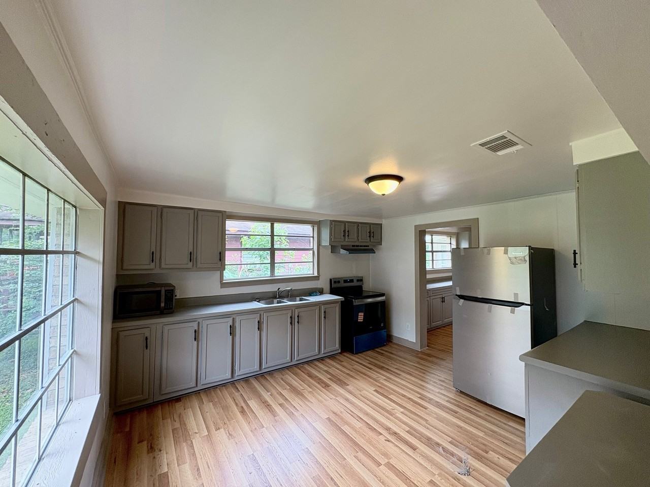 861 Welworth St - Photo 6 of 15