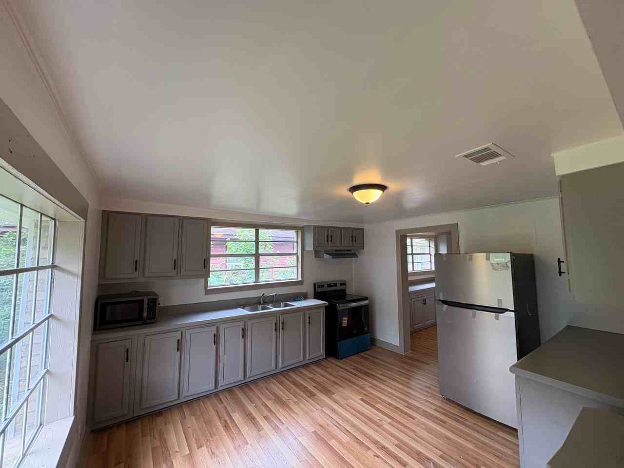861 Welworth St - Photo 7 of 15