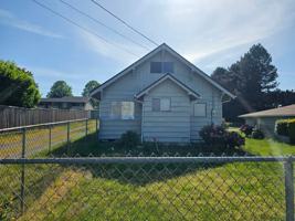 featured image of 7519 Lakewood Dr W