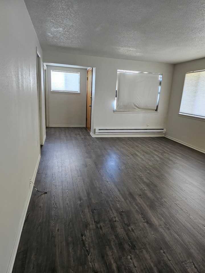 7519 Lakewood Dr W - Photo 4 of 20