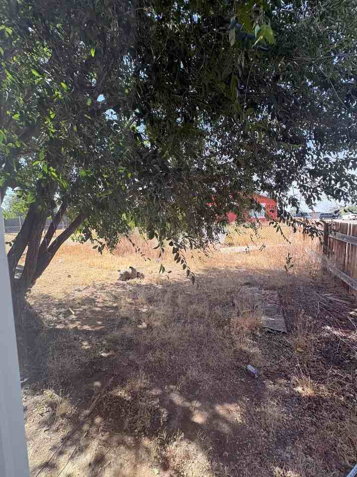 12048 Sand Ave #B - Photo 7 of 9
