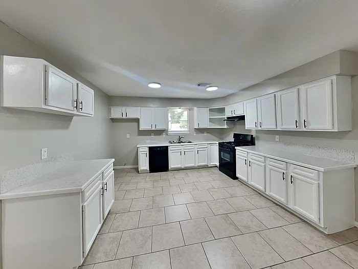 102 3rd Jpv St - Photo 2 of 6